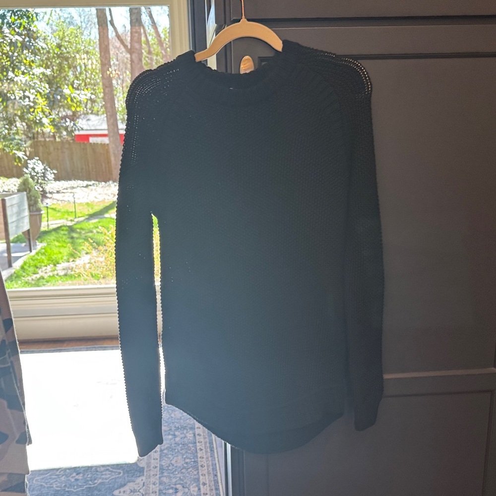 Lululemon oversized black sweater, some piling, tag size removed. Medium.